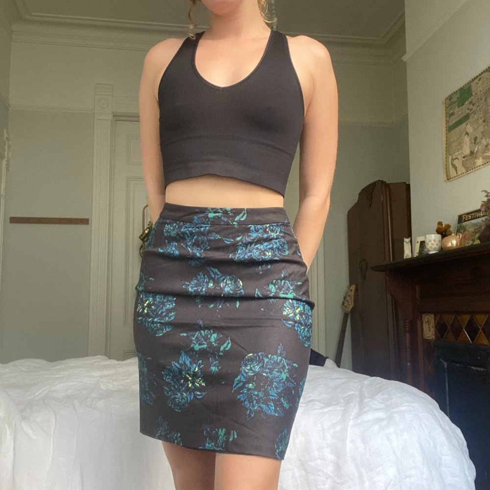 Halogen Dark Floral Business Pencil Skirt Size 4